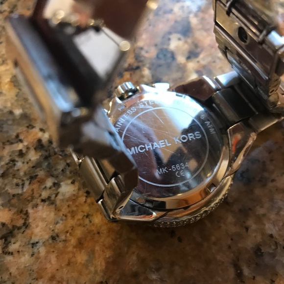 Michael Kors Watch - Picture 4 of 5